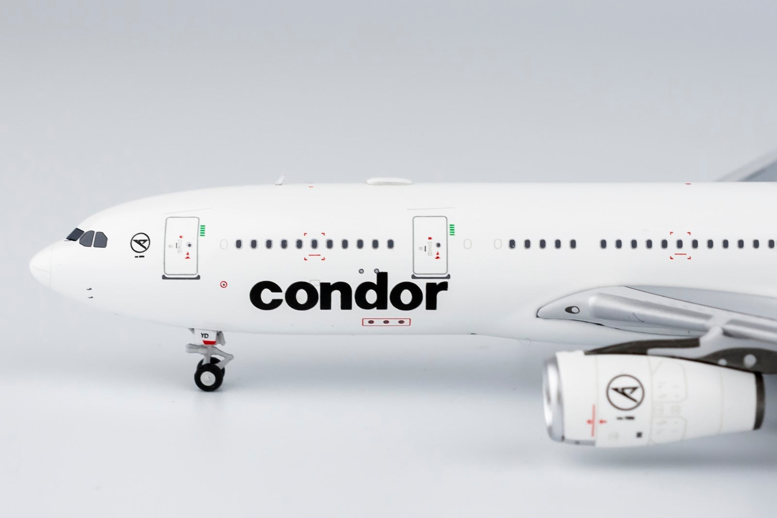 Airbus A330-200 - Condor D-AIYD
